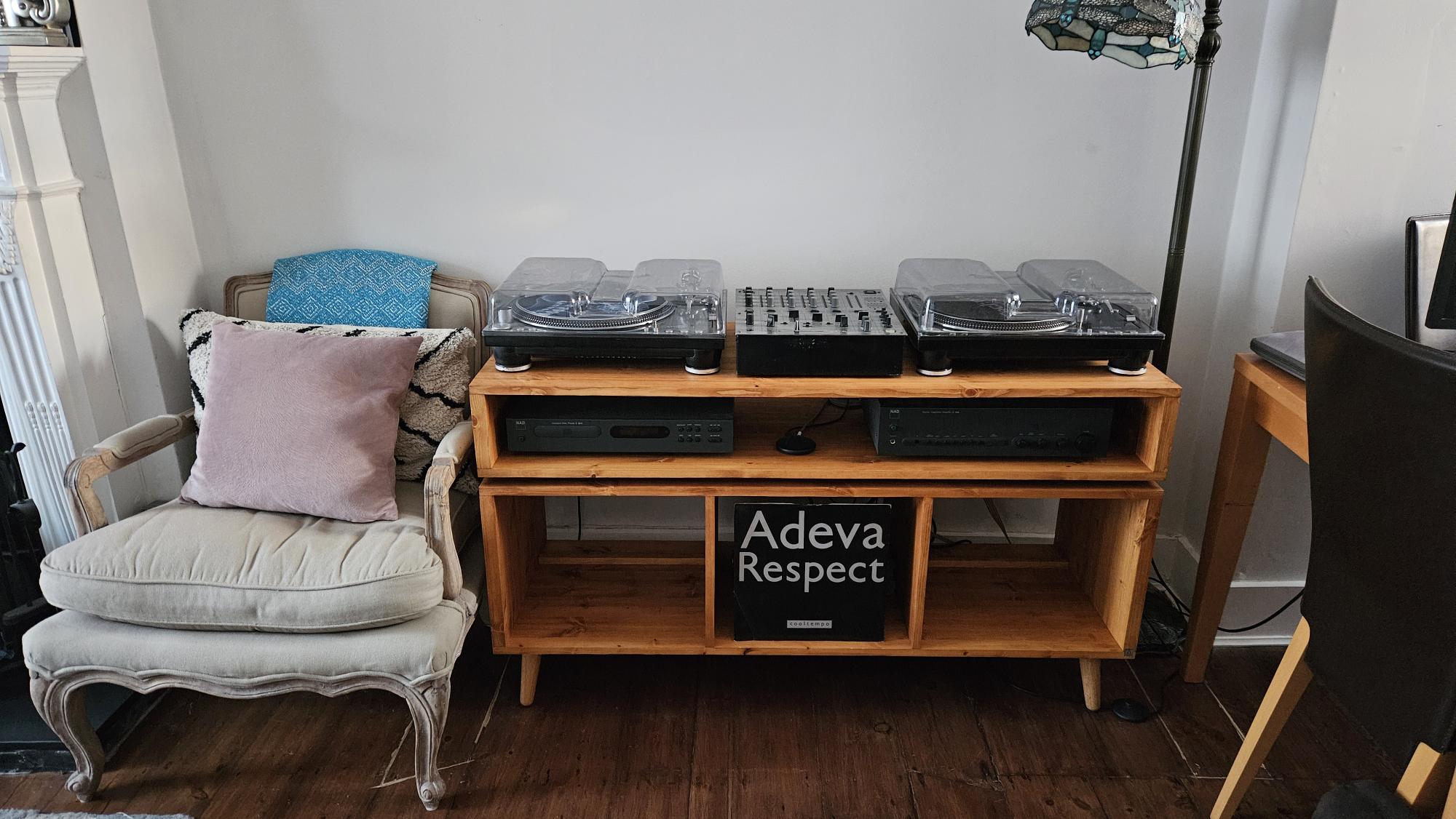 Vinyl Storage Cabinet with Floating Isolation Amp Shelf photo review