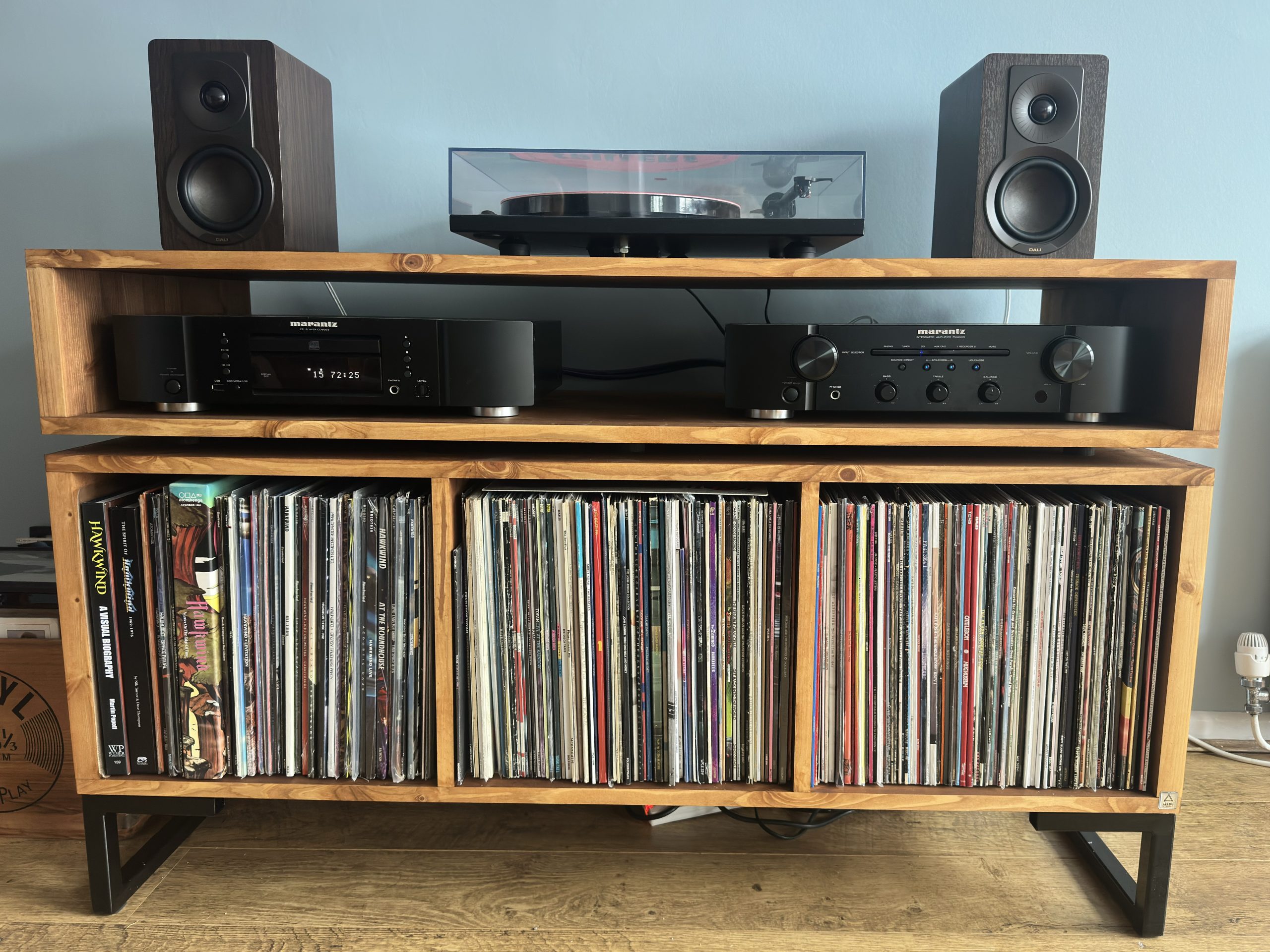 Vinyl Storage Cabinet with Floating Isolation Amp Shelf photo review