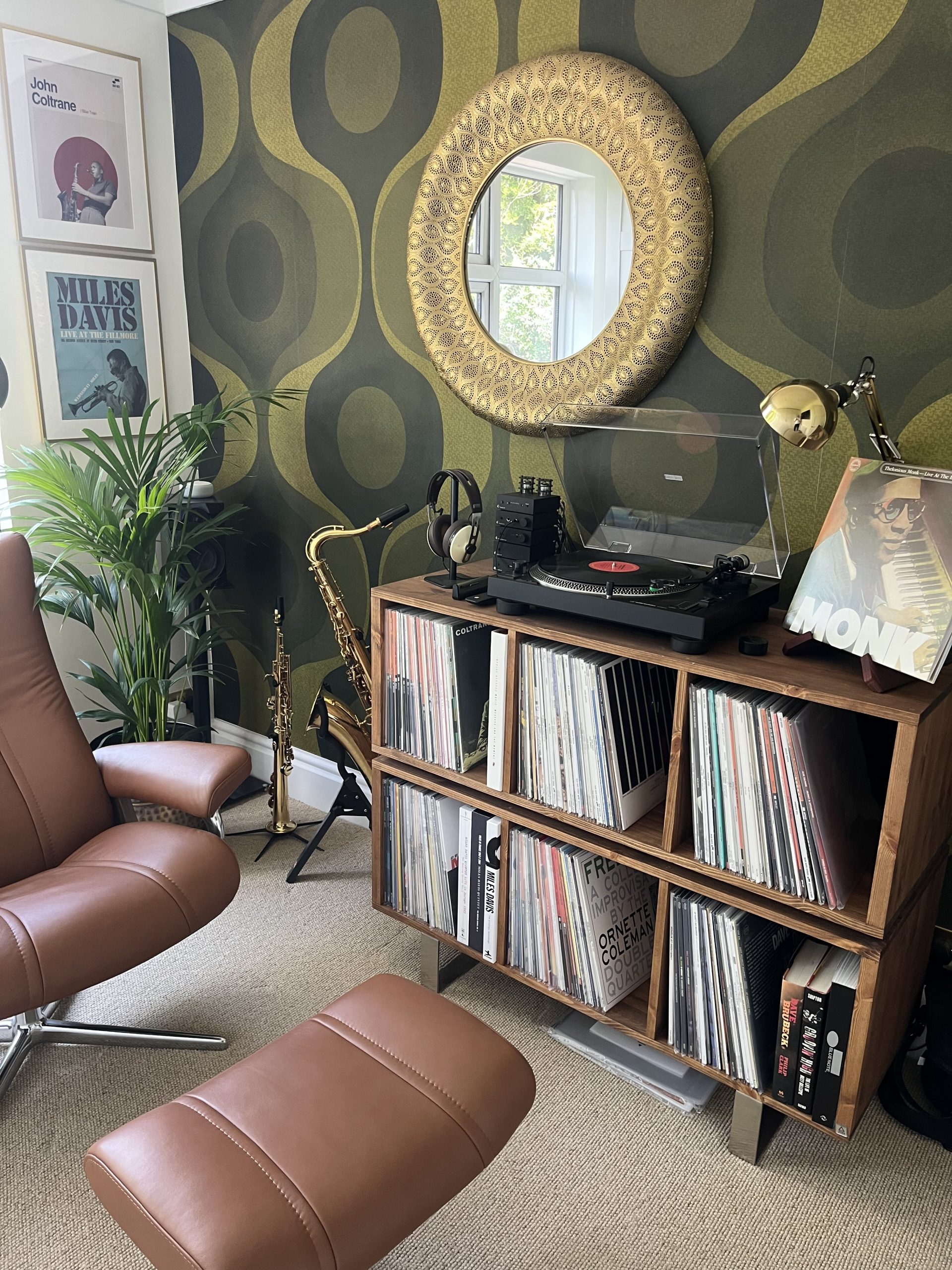 Många - Two Tier Vinyl Storage Cabinet for Collectors photo review