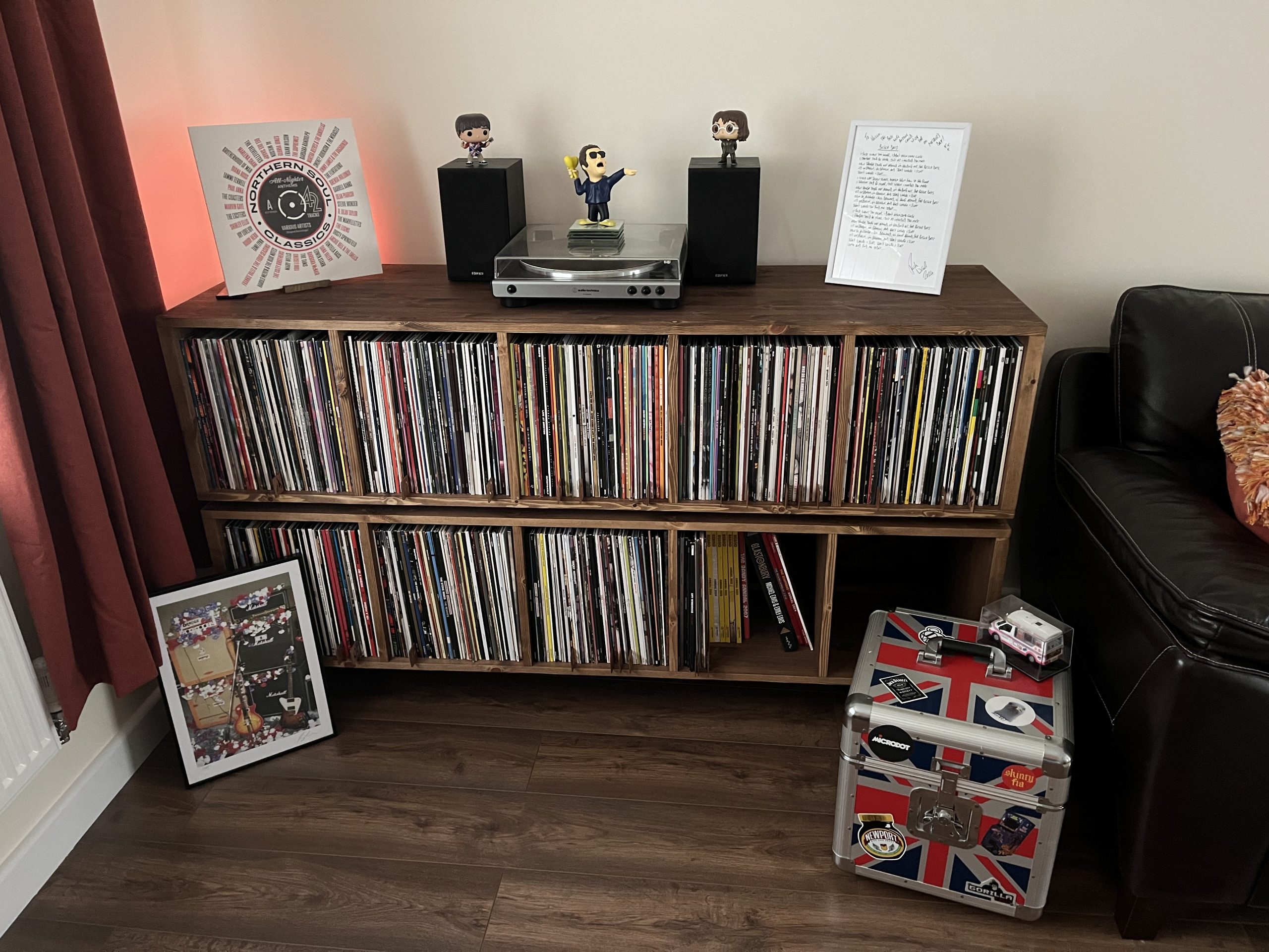 Många - Two Tier Vinyl Storage Cabinet for Collectors photo review