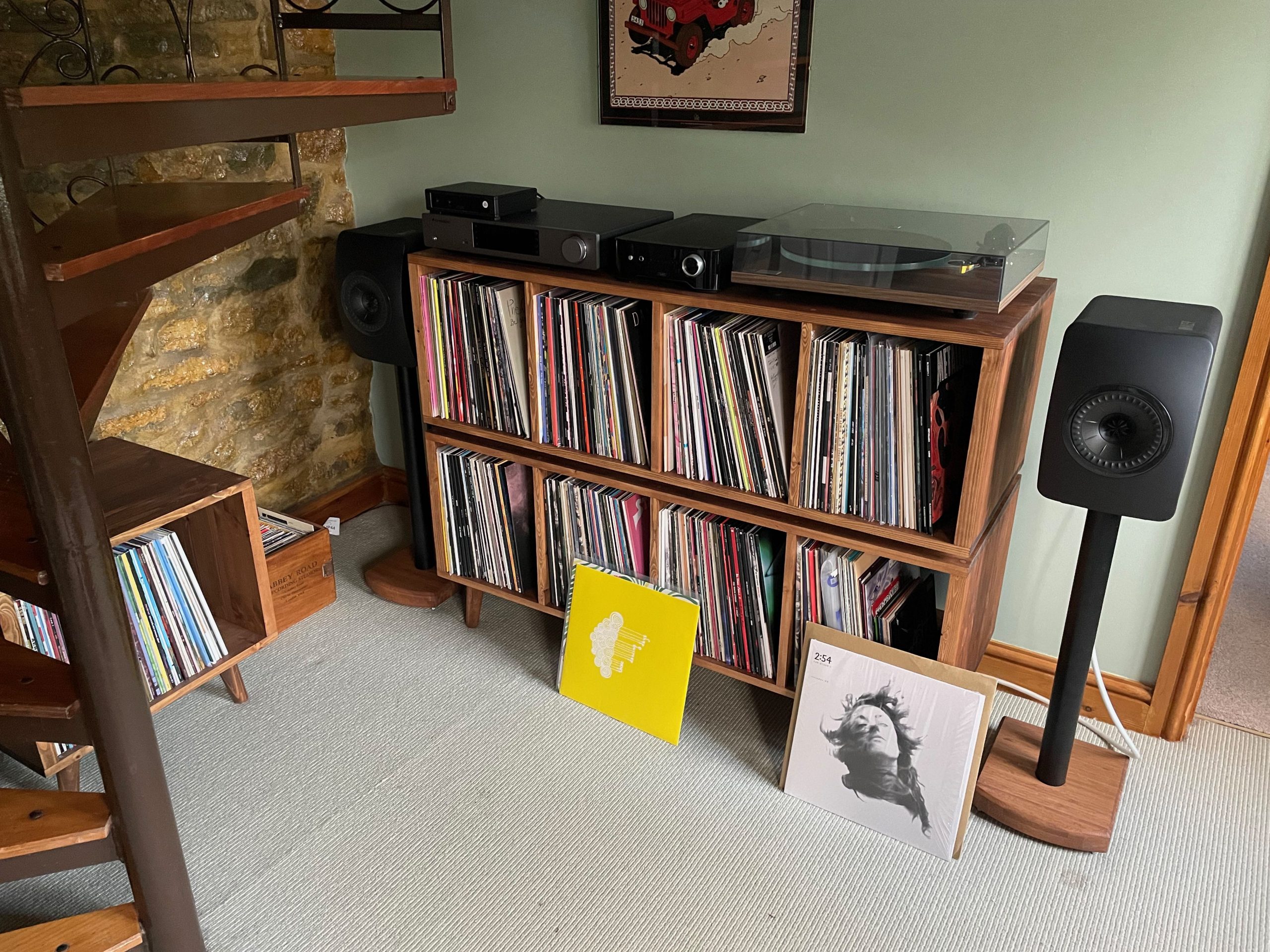 Många - Two Tier Vinyl Storage Cabinet for Collectors photo review