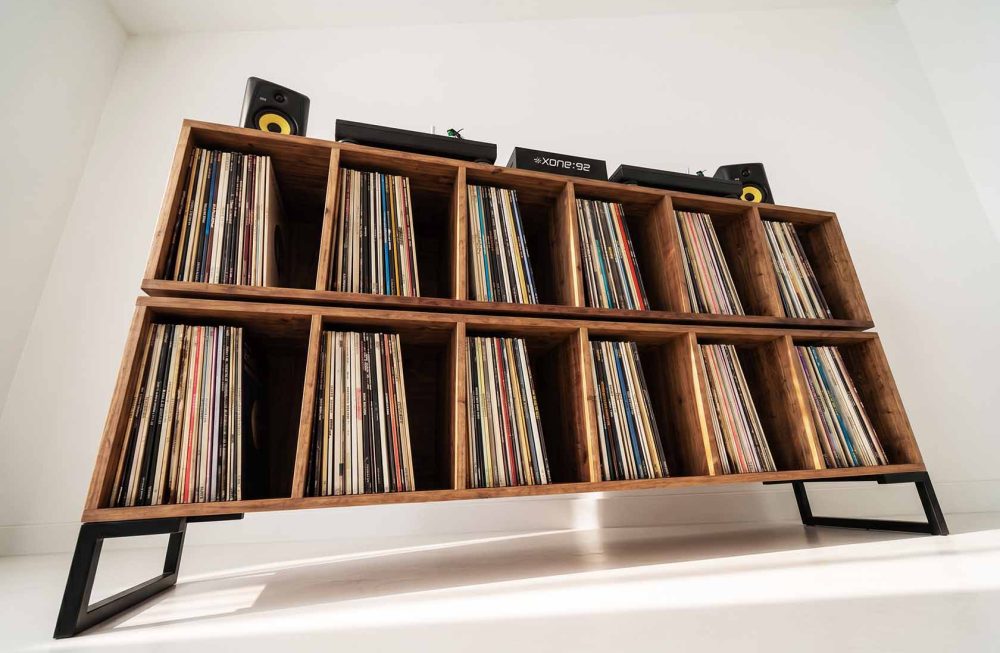 Manga Vinyl record Storage cabinet DJ Booth 1