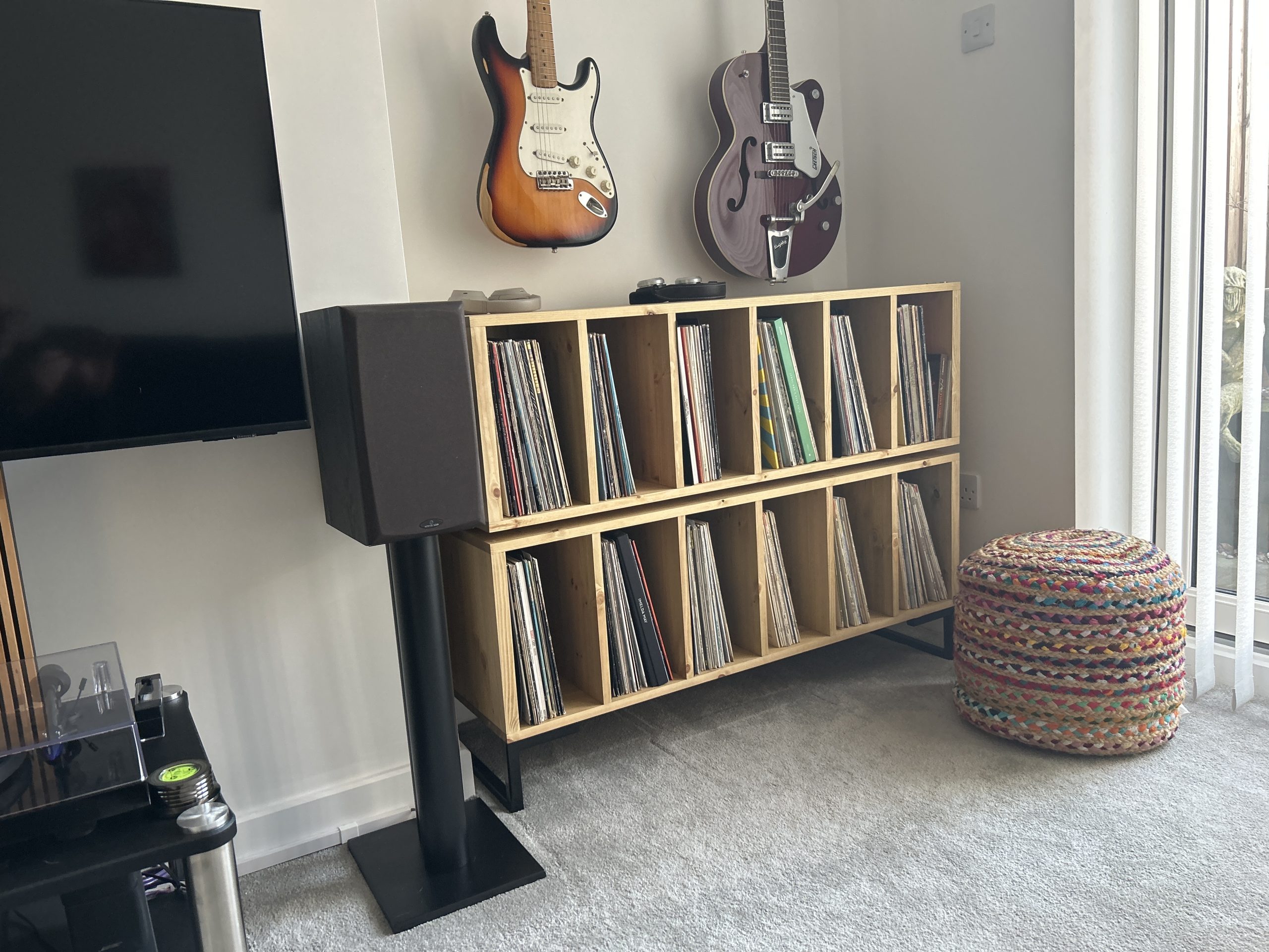 Många - Two Tier Vinyl Storage Cabinet for Collectors photo review