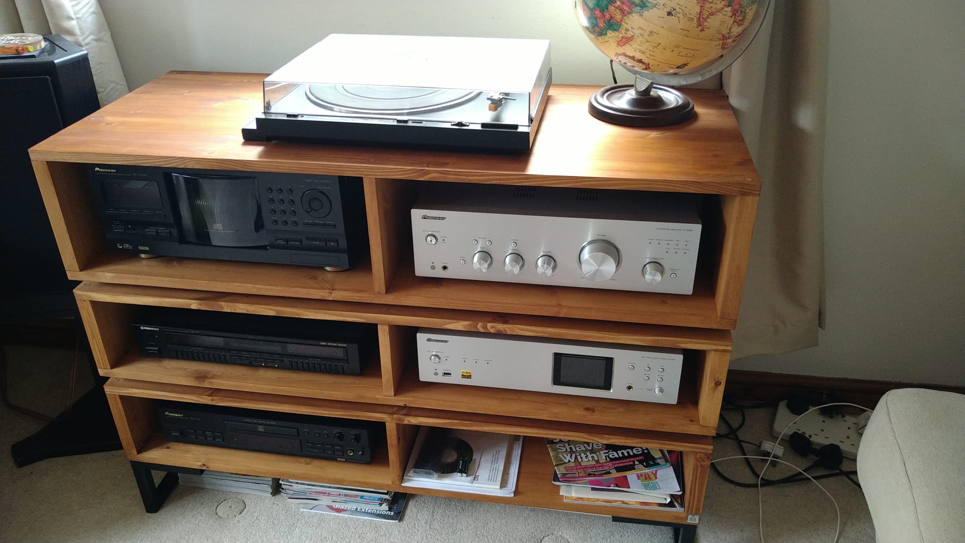 Karlstad 6 Space Amp Rack - Hifi Rack photo review