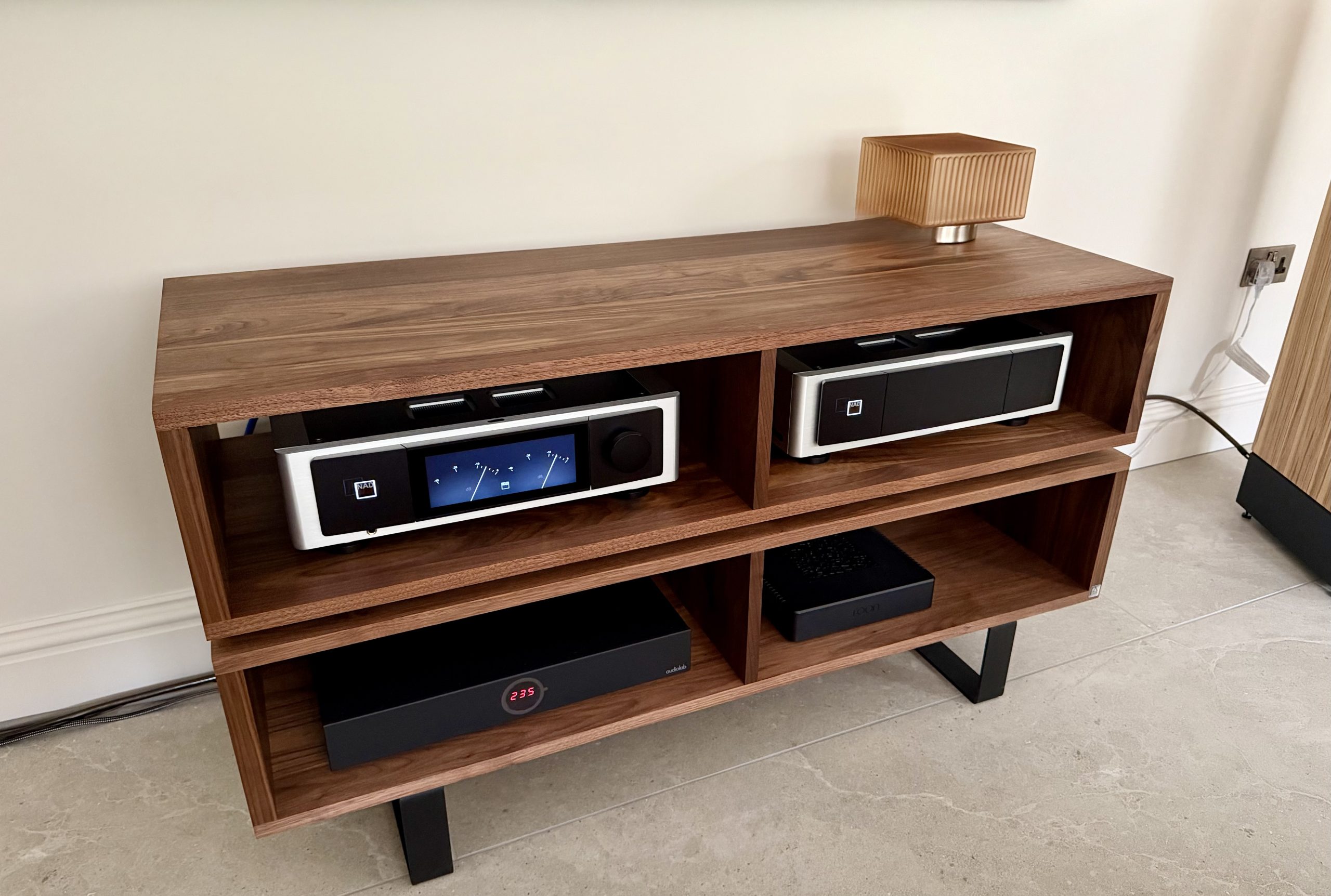 Karlstad 4 Space Amp Rack - Hi fi Rack - American Black Walnut photo review
